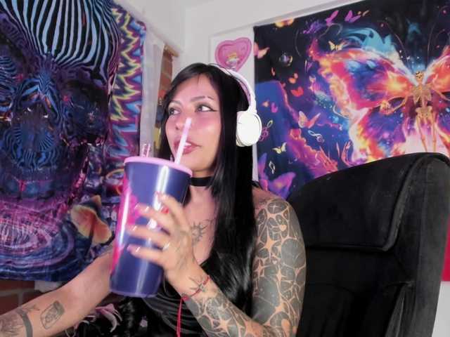 LanaDaCherry live webcam show