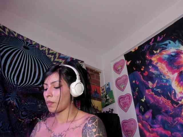 LanaDaCherry webcam