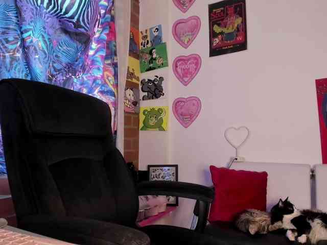 LanaDaCherry webcam