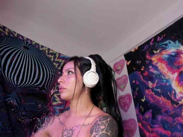 LanaDaCherry webcam