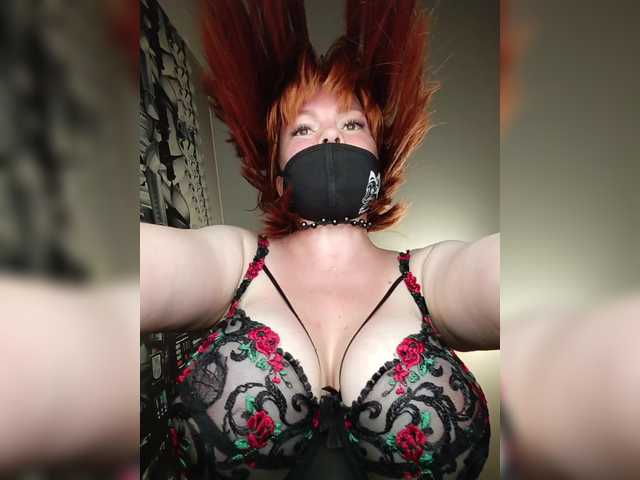 Vetka-konfetka0 live cam on BongaCams
