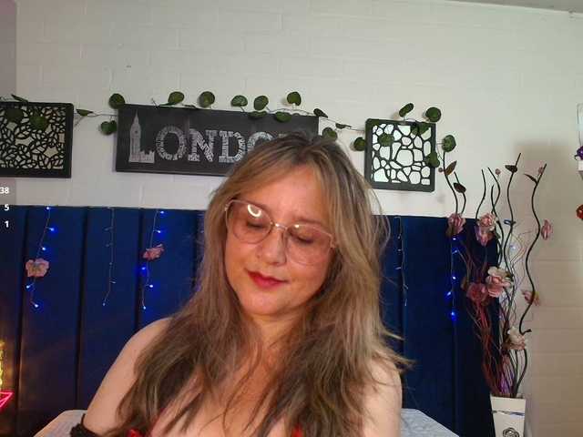 Sofia-boobs--