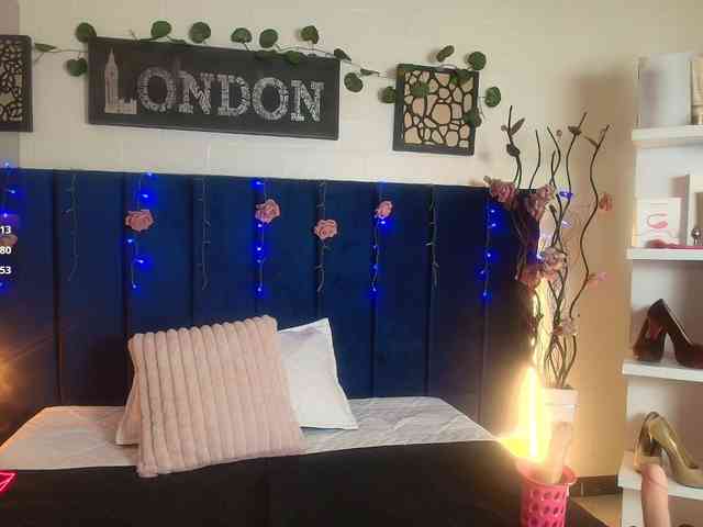 Sofia-boobs-- webcam