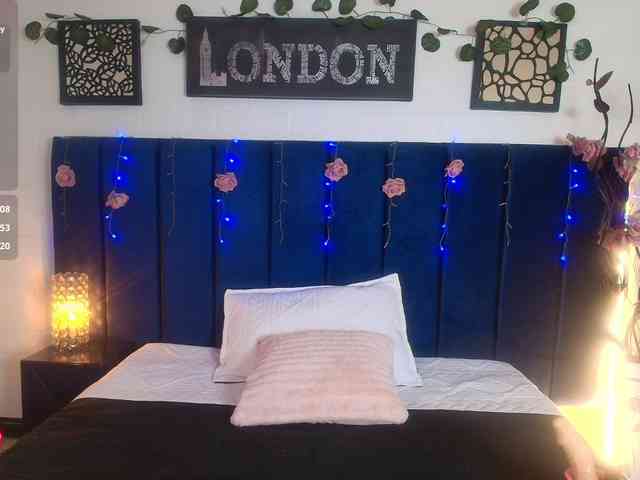 Sofia-boobs-- webcam