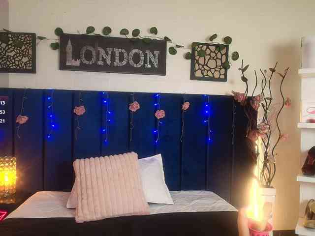 Modèle: Sofia-boobs--