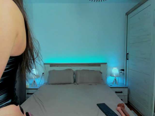 Misskarla01 live cam on BongaCams