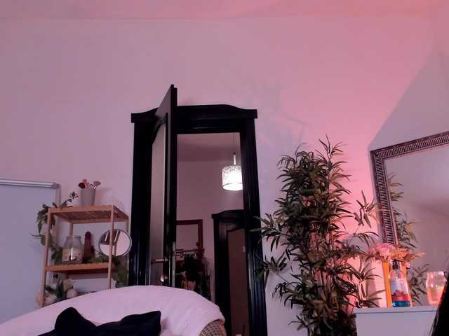 Live трансляция Moona-One - slutnetki.online