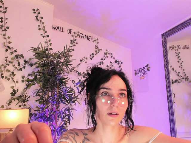 le modèle Moona-One est en webcam porno dans un show sur le site bongacams, il possède les tags suivants: White/Caucasian,Brunette,Trimmed