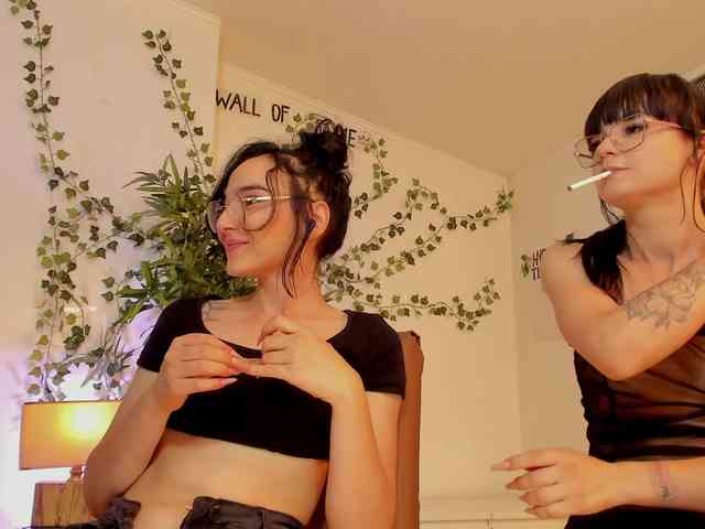 ingridblondy94 Live Webcam on BongaCams