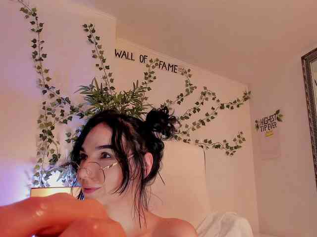 ingridblondy94 Live Webcam on BongaCams