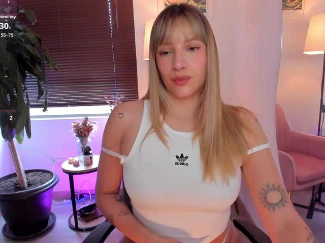 ameliegraham live cam on BongaCams