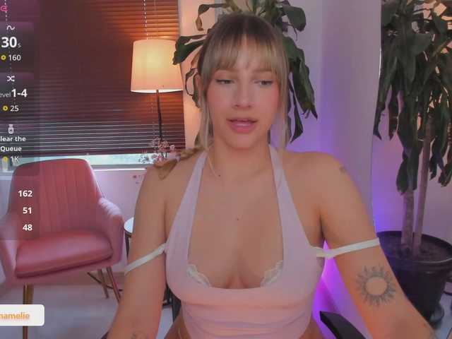 ameliegraham live cam preview