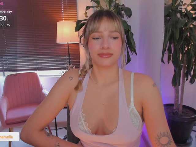 ameliegraham live cam preview