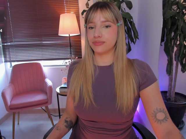 ameliegraham live cam on BongaCams
