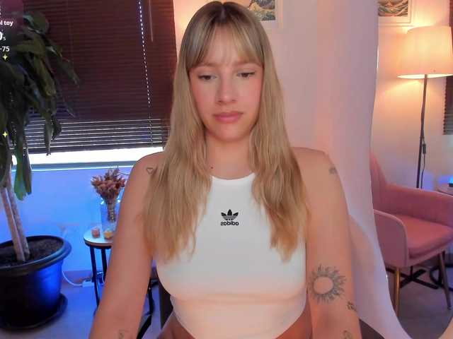 ameliegraham live cam on BongaCams