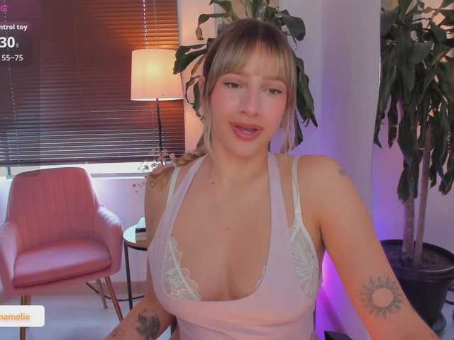 ameliegraham live cam on BongaCams