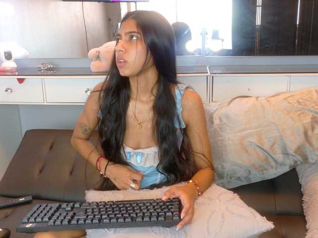 farianaall Cam en direct sur BongaCams