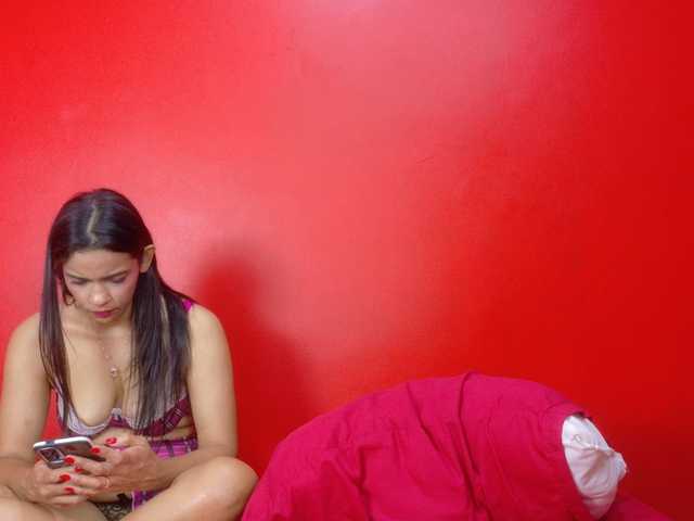 farianaall live cam on UnifiedCams