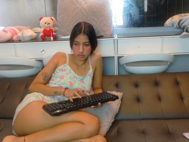 farianaall live cam on BongaCams