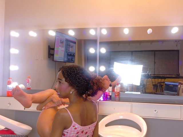 farianaall's BongaCams show and profile