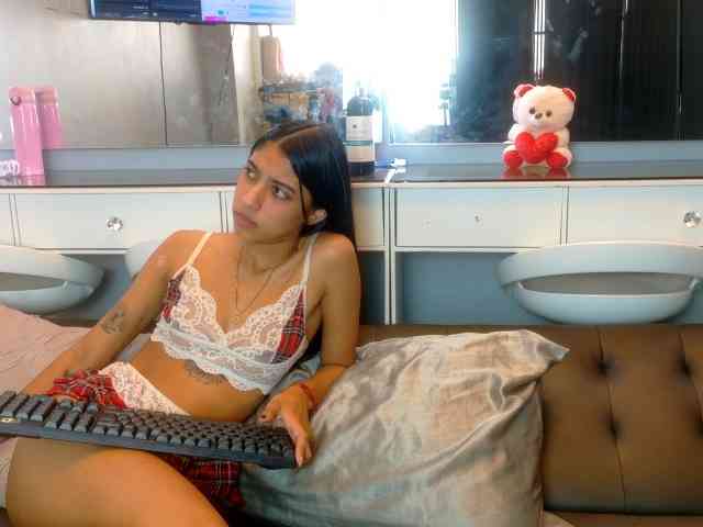 farianaall's live room