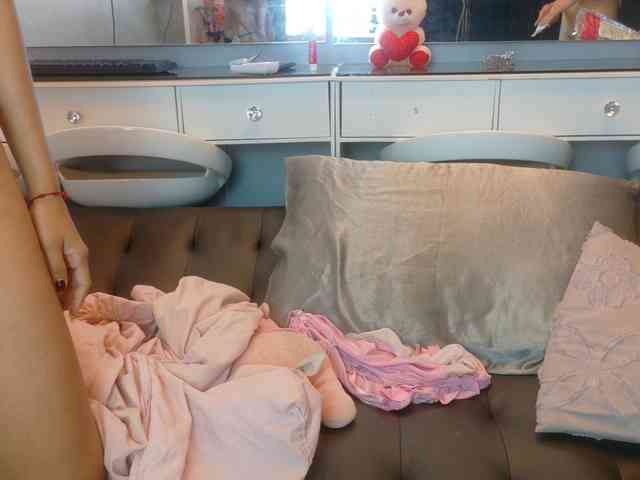 farianaall's live room
