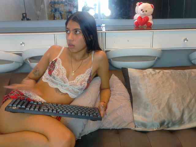 Modelo: farianaall