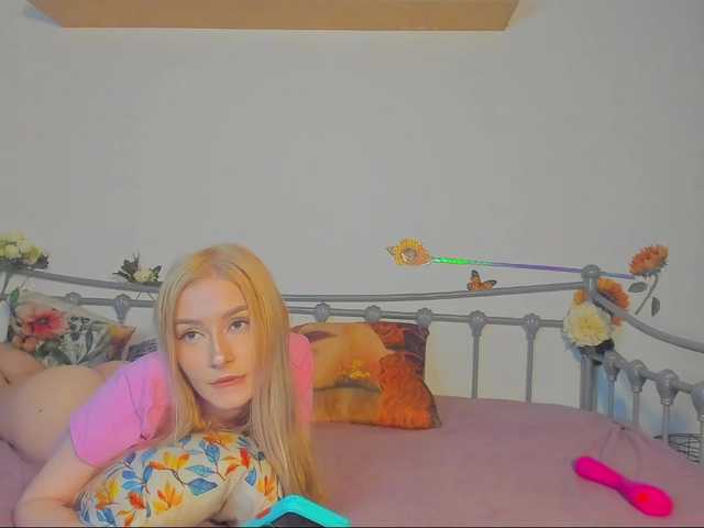 ElizaLizz live cam on BongaCams