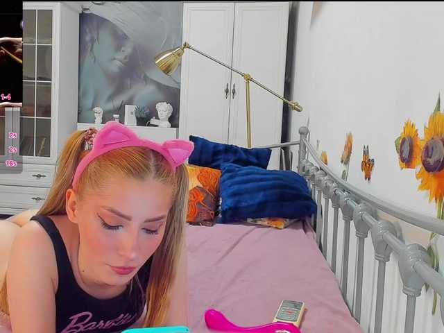 lizzyjordans live webcam show