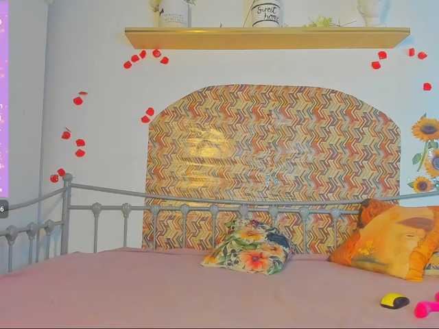 lizzyjordans webcam bongacams model stream image