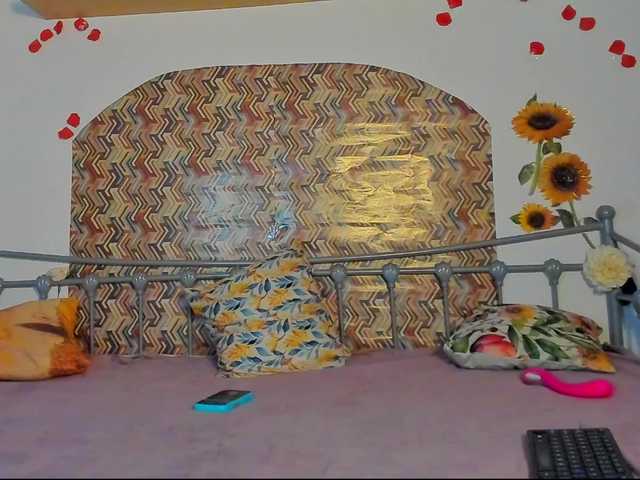 ElizaLizz live cam on BongaCams