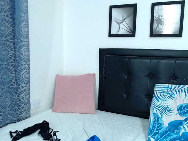 kelly-joness live cam on BongaCams