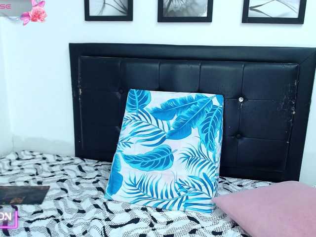 kelly-joness live cam on BongaCams