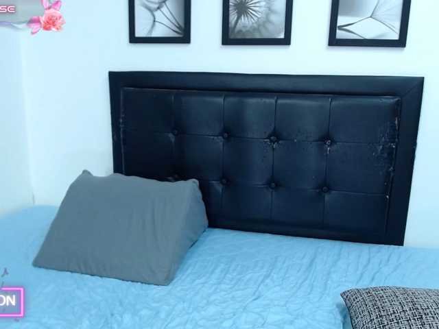 kelly-joness live cam on BongaCams