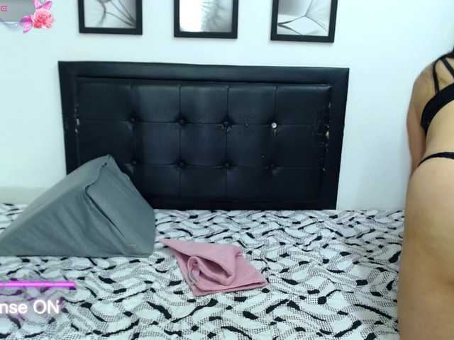 kelly-joness live webcam show