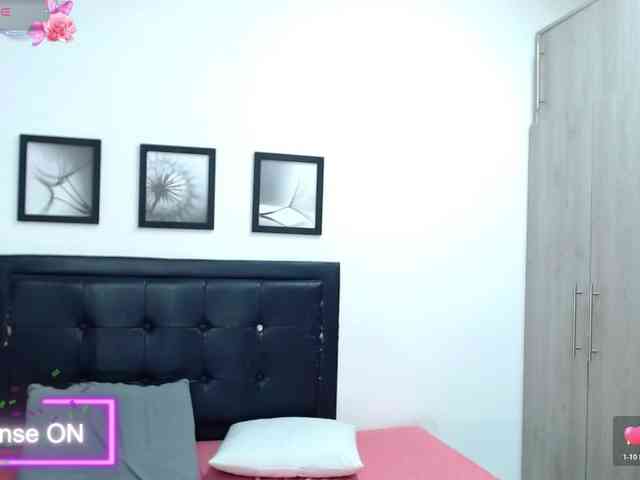 KELLY_JONESS webcam