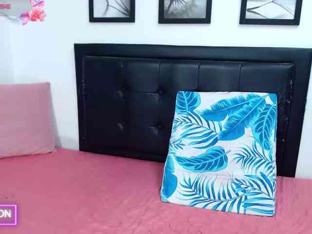 KELLY_JONESS webcam