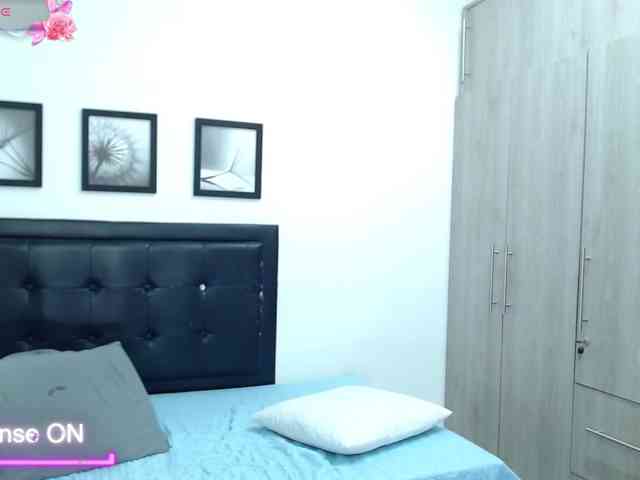 KELLY_JONESS webcam