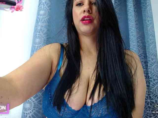 KELLY_JONESS webcam