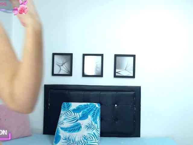 KELLY_JONESS webcam