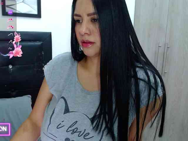 KELLY_JONESS webcam