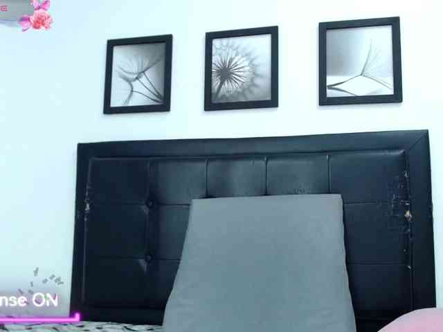 KELLY_JONESS webcam