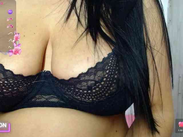 KELLY_JONESS webcam