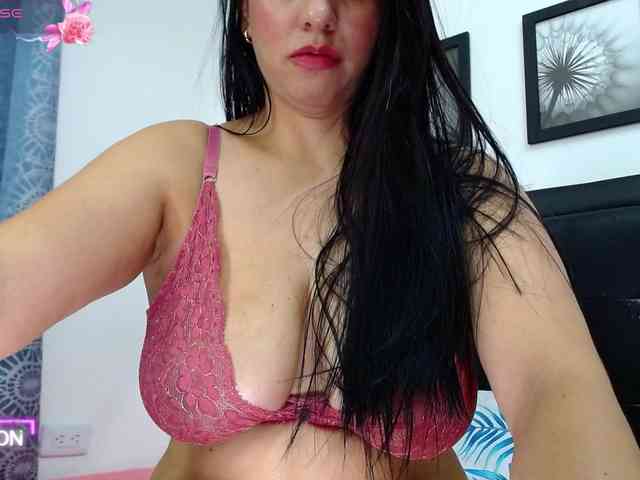 KELLY_JONESS webcam