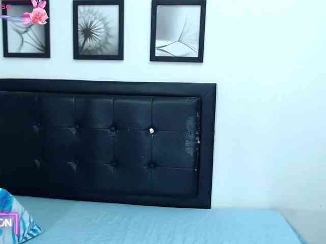 KELLY_JONESS webcam