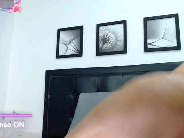 KELLY_JONESS webcam