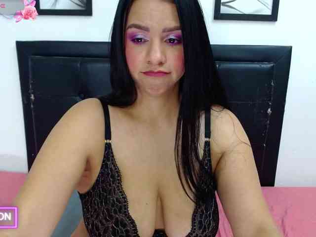 KELLY_JONESS webcam
