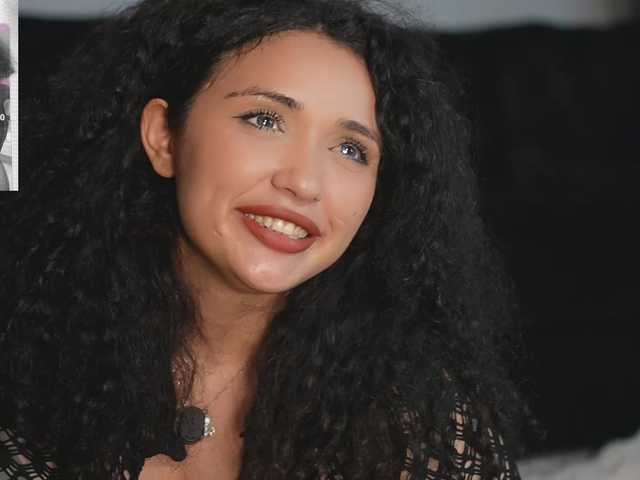Moan4u live cam on BongaCams