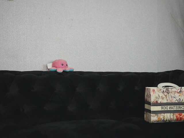 Moan4u live cam on BongaCams