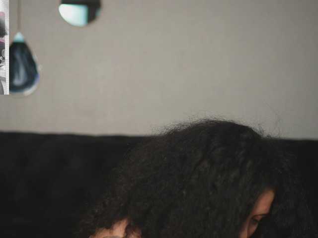 Moan4u live cam on BongaCams